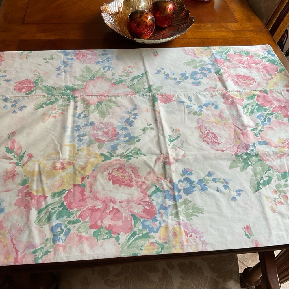 Vintage Fieldcrest Percale Floral Blue Pink Yellow King Pillowcases Set of 2 - Picture 1 of 11